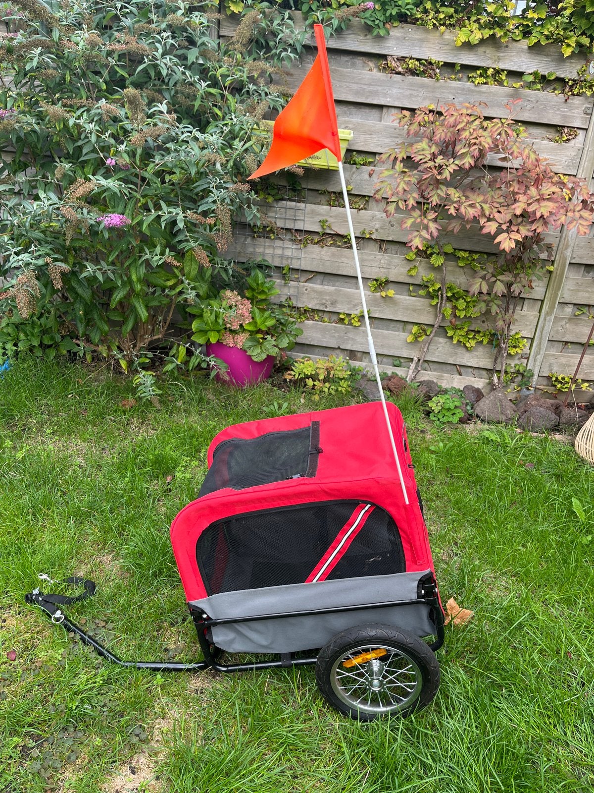 Hondenfietskar rood met fietsbeugel, Ophalen, Zo goed als nieuw, Hondenkar, Minder dan 20 kg