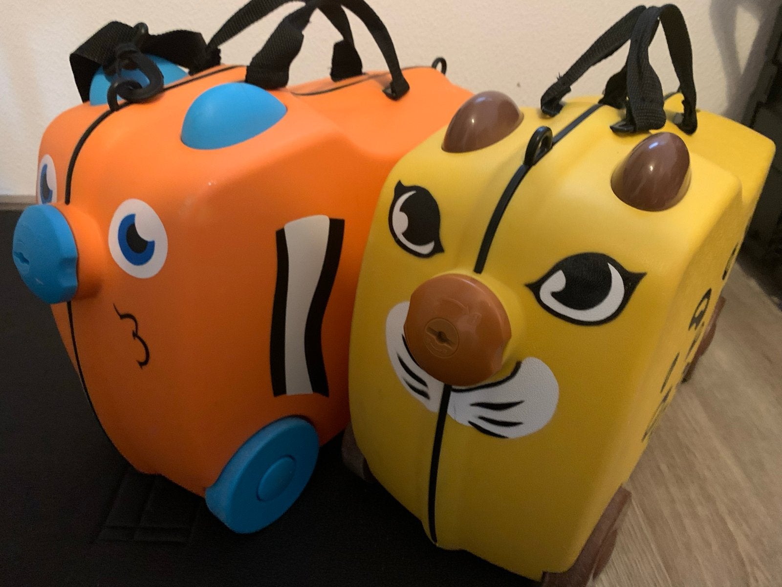 2 leuke kinderkoffertjes - Ideaal voor op reis!, Sieraden, Tassen en Uiterlijk, Koffers, Hard kunststof, Minder dan 50 cm, Zo goed als nieuw