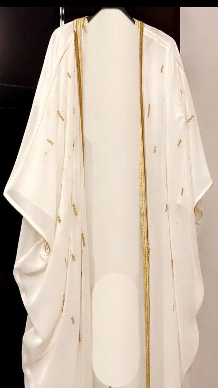 Elegante Witte Kaftan met Gouden Details, Kleding | Dames, Ophalen of Verzenden, Zo goed als nieuw
