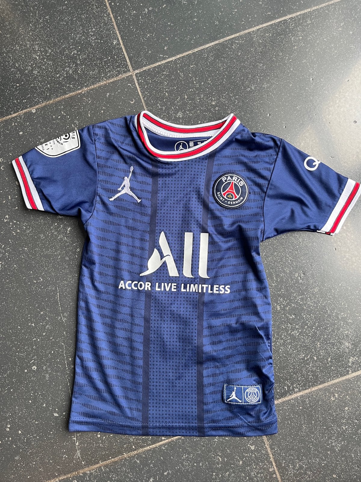 Voetbalpak voetbaltenue Paris Saint - Germain Messi 104-110, Ophalen of Verzenden, Gebruikt