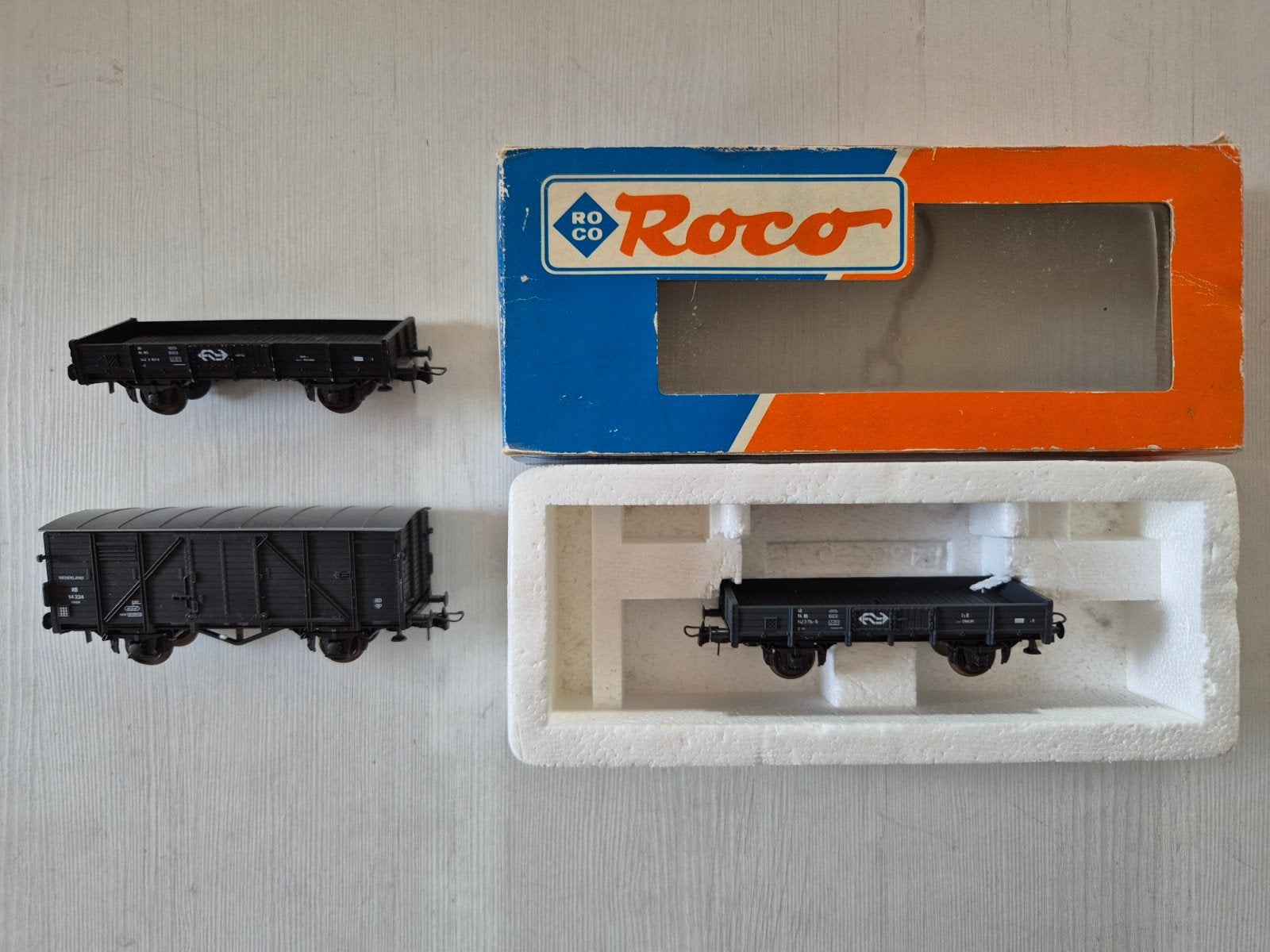3 Nette Roco H0 NS wagons 4301F/46012