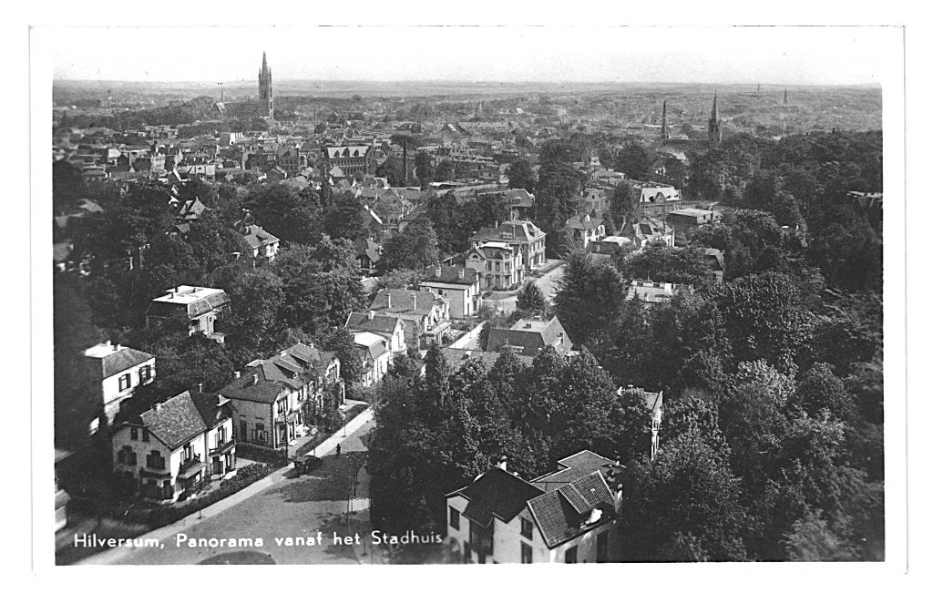 947333	Hilversum	Panorama	v a Stadhuis	Ouden Enghweg	Onbesch, Ophalen of Verzenden, 1920 tot 1940, Ongelopen, Noord-Holland
