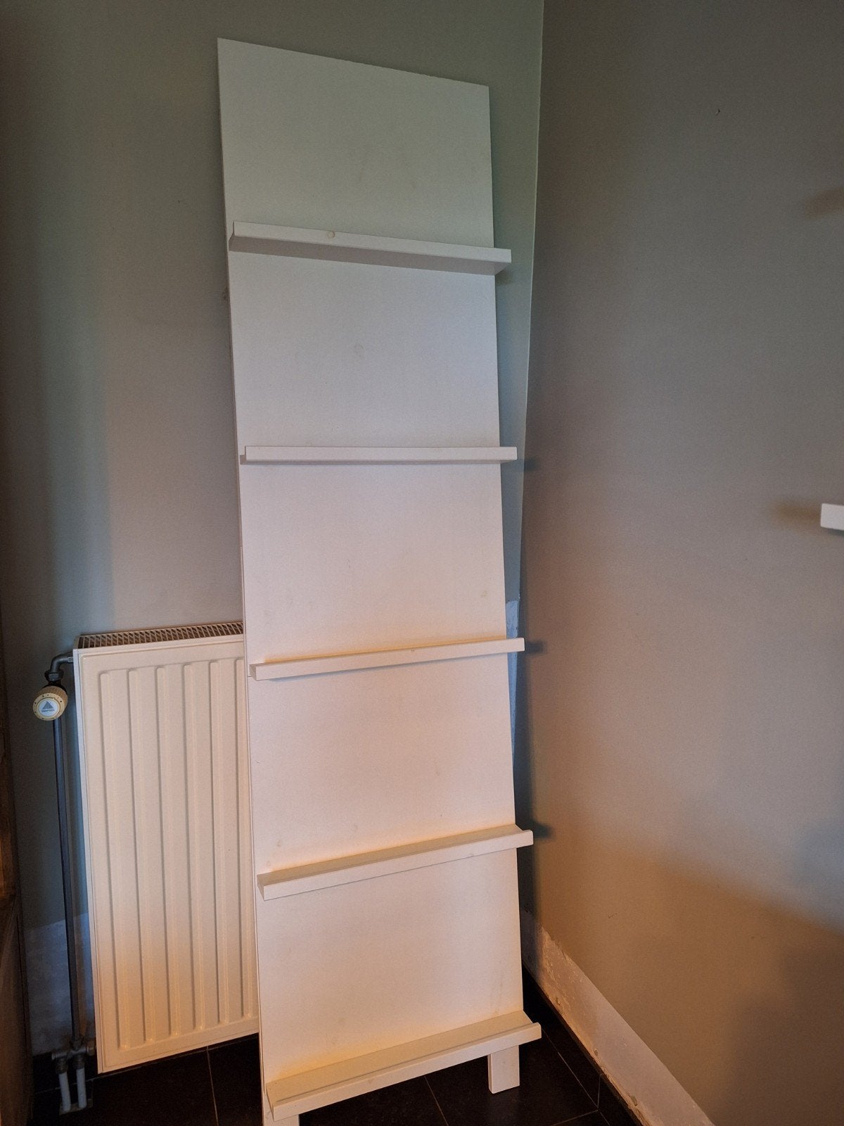 Witte smalle wandplank / boekenplank, Ophalen, Gebruikt