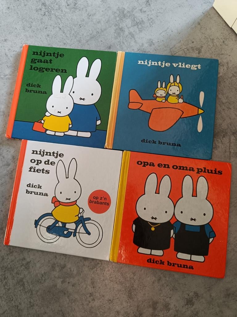 4 nijntje boekjes, Dick Bruna, Ophalen of Verzenden, Gelezen, 1 tot 2 jaar