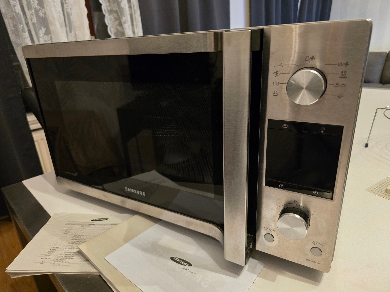 Zo goed als nieuwe Samsung combimagnetron met hetelucht, Ophalen of Verzenden, Zo goed als nieuw, Hete lucht, Combimagnetron