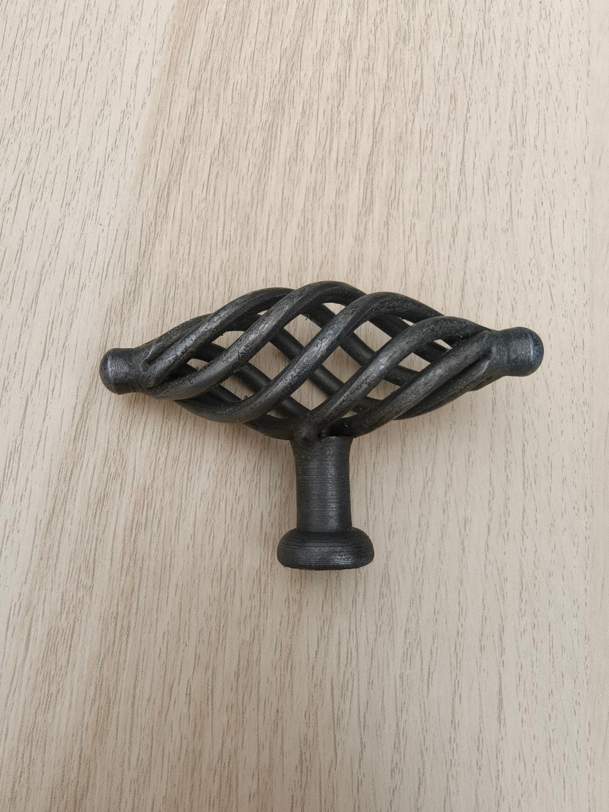 Decoratieve metalen kastknop gevlochten design, Ophalen, Vintage, Zwart, Zo goed als nieuw