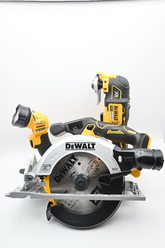 DeWalt Accu Cirkelzaag, Multitool en Zaklamp Set, Ophalen of Verzenden, Zo goed als nieuw, DeWalt, Info@dewalt.com