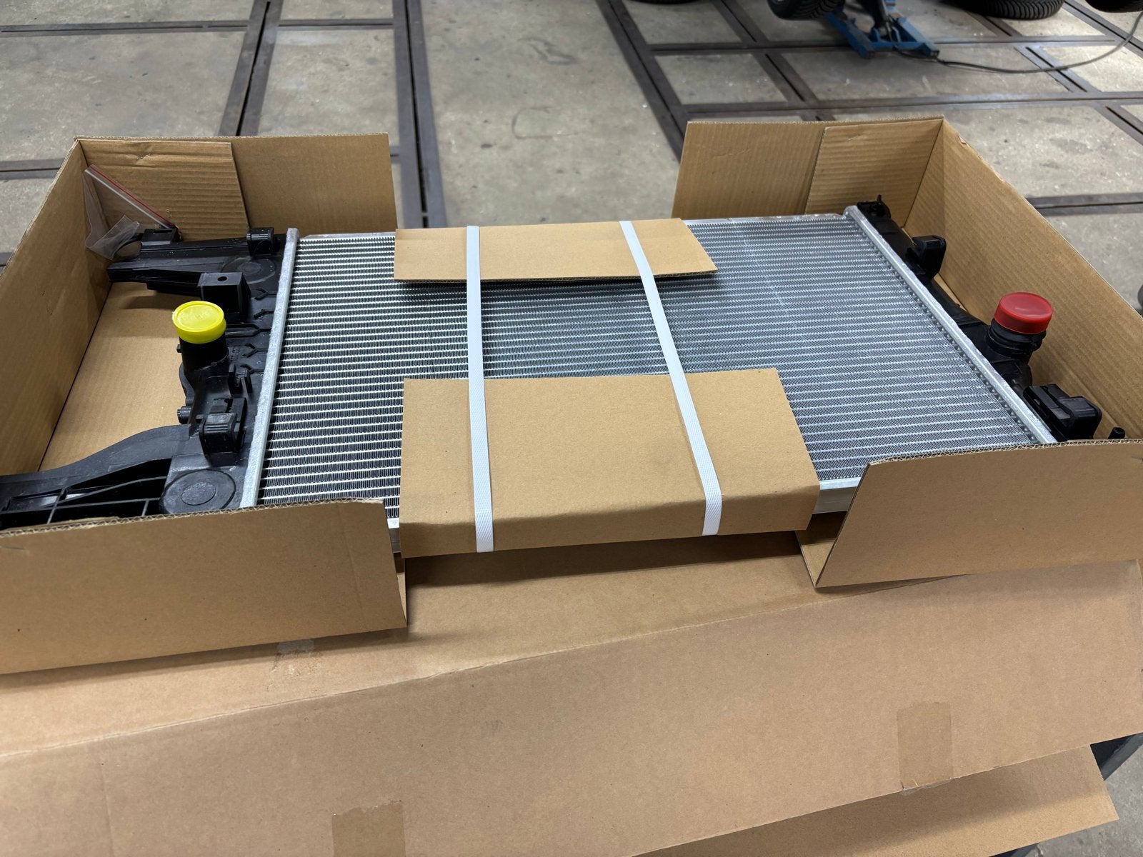 Nieuwe Radiateur Opel Astra J 1.4/1.6 Benzine Handgeschakeld, Ophalen of Verzenden, Nieuw, Opel