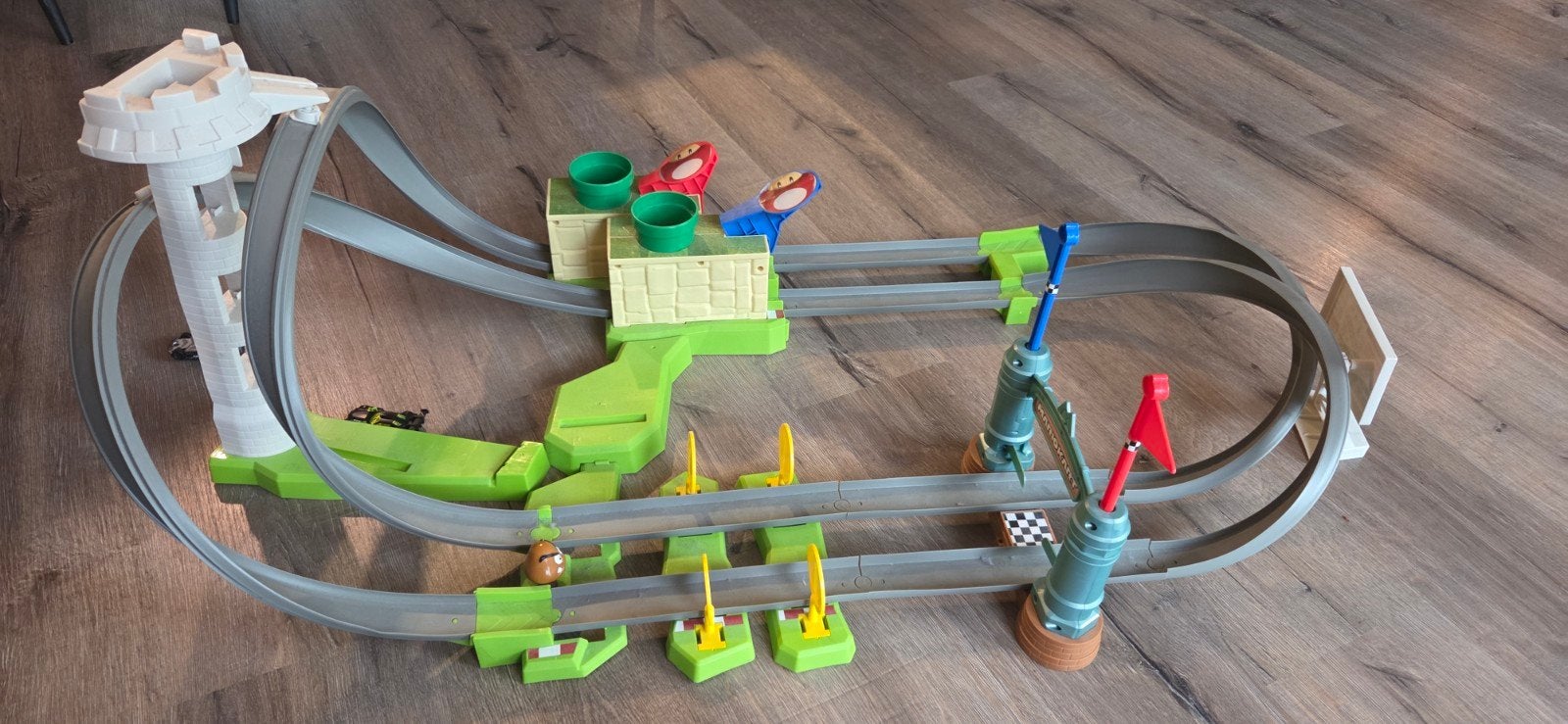 Hot Wheels Mario Kart Racebaan - Zonder auto's, Kinderen en Baby's, Speelgoed | Racebanen, Ophalen, Met looping, Racebaan, Gebruikt