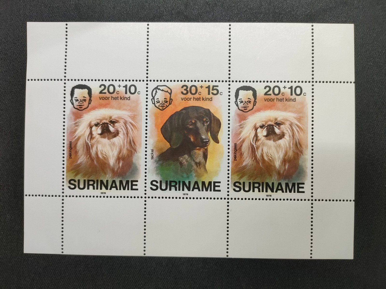 Suriname postzegelvel 1976 'voor het kind' honden, Ophalen of Verzenden, Postfris