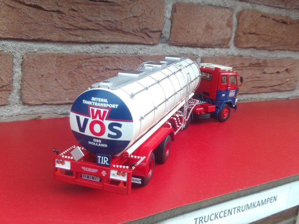 Tekno  Volvo  F88  met   Tankoplegger  van  Wim  Vos., Hobby en Vrije tijd, Modelauto's | 1:50, Ophalen of Verzenden, Nieuw, Bus of Vrachtwagen