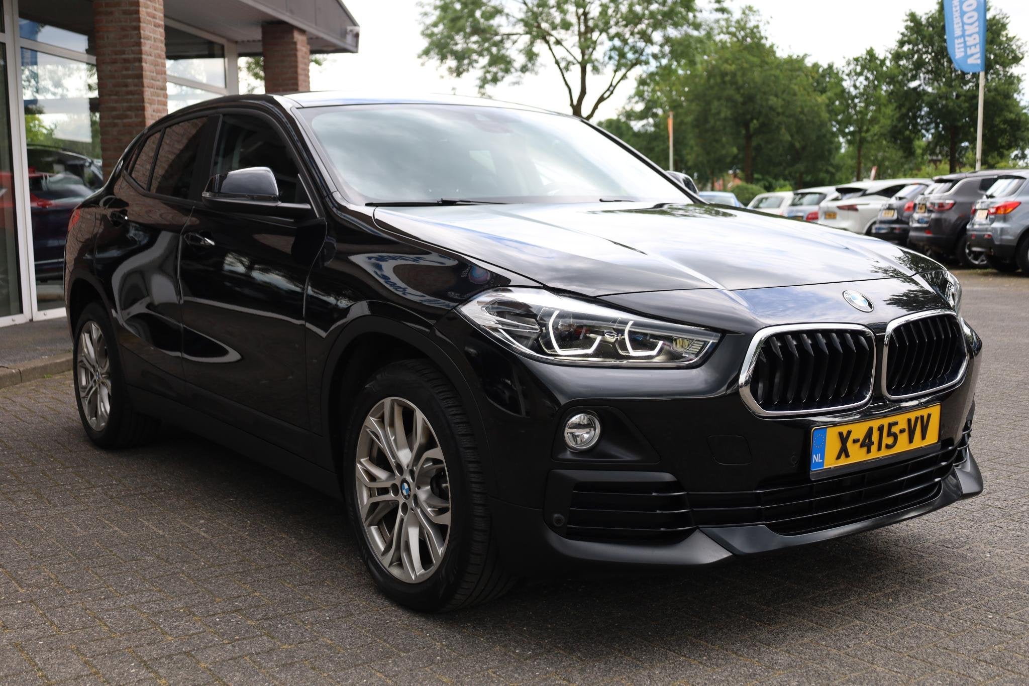 BMW X2 sDrive 18i Lefhebber Edition STOELVERW. ELEC-KLEP CRU, Gebruikt, Euro 6, Zwart, 3 cilinders