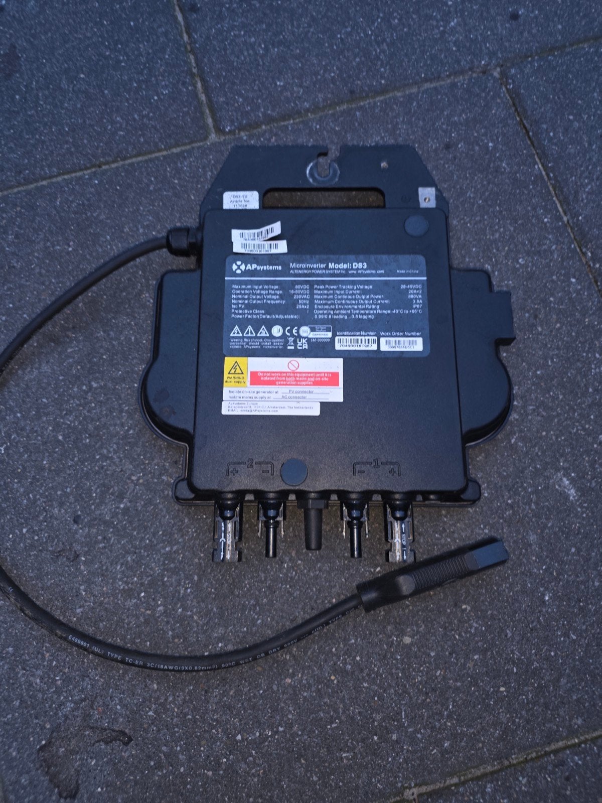 Defecte gebruikte micro-omvormer APsystems DS3, Doe-het-zelf en Verbouw, Elektra en Kabels, Ophalen of Verzenden