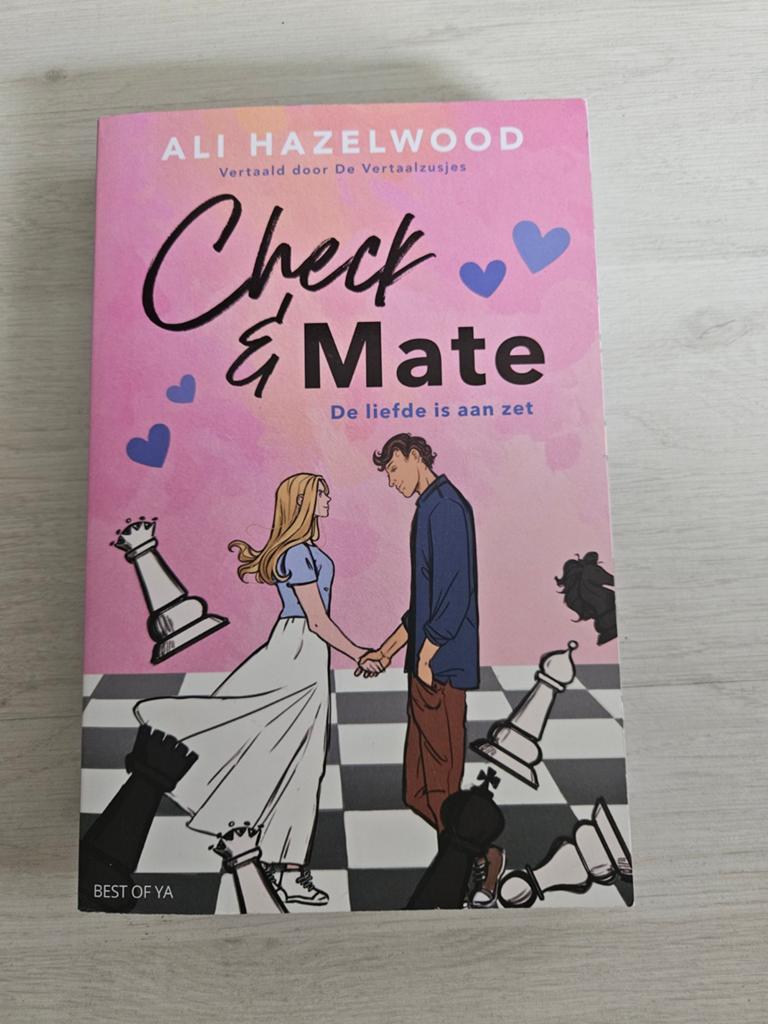 Check & Mate - Ali Hazelwood (Best of YA), Ophalen of Verzenden