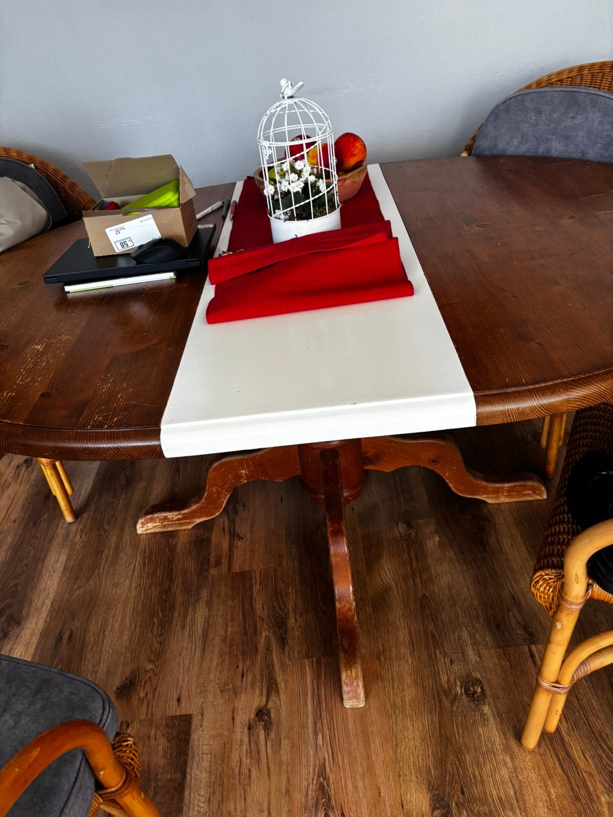 Ovale tafel , gratis op te halen, Ophalen, Gebruikt, 100 tot 150 cm, Vijf personen of meer