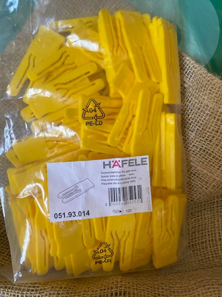 Häfele Afstandsplaatjes Geel 4mm - Nieuw, Onbekend, Nieuw, Ophalen of Verzenden, Onbekend
