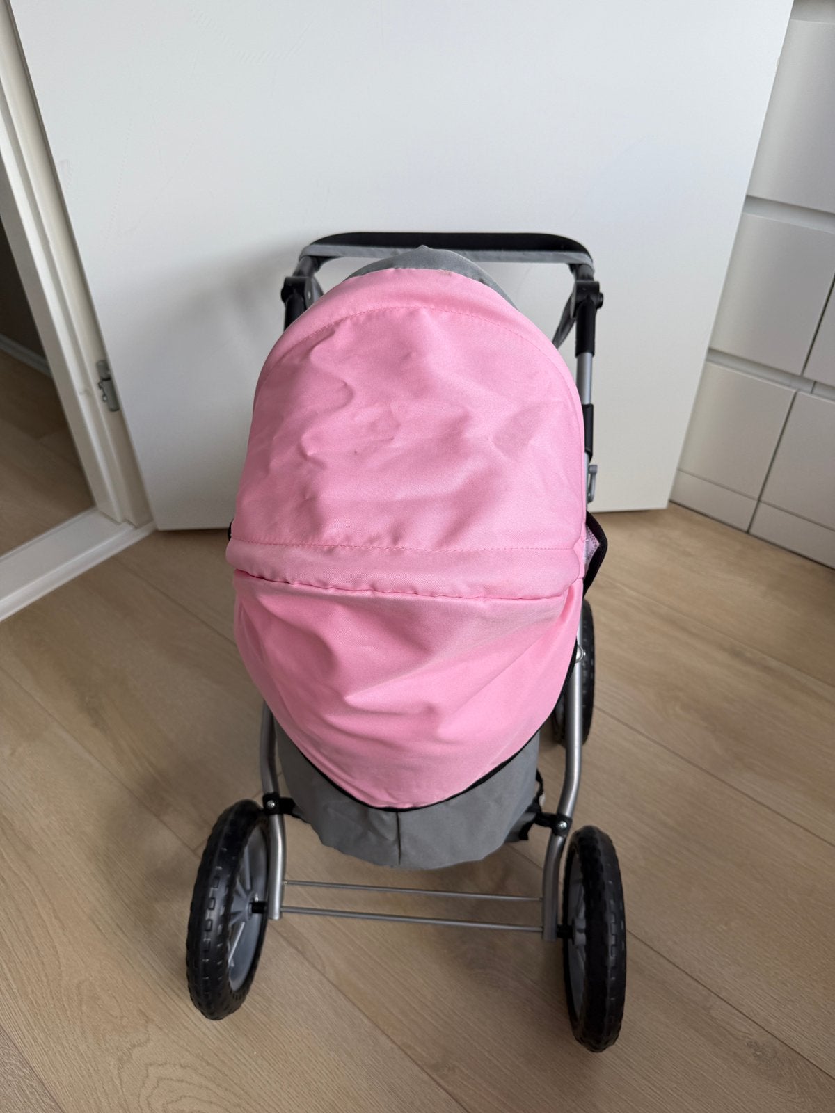Bayer Design - Poppenwagen Trendy - Grijs en roze, Kinderen en Baby's, Speelgoed | Poppen, Ophalen, Zo goed als nieuw, Babypop