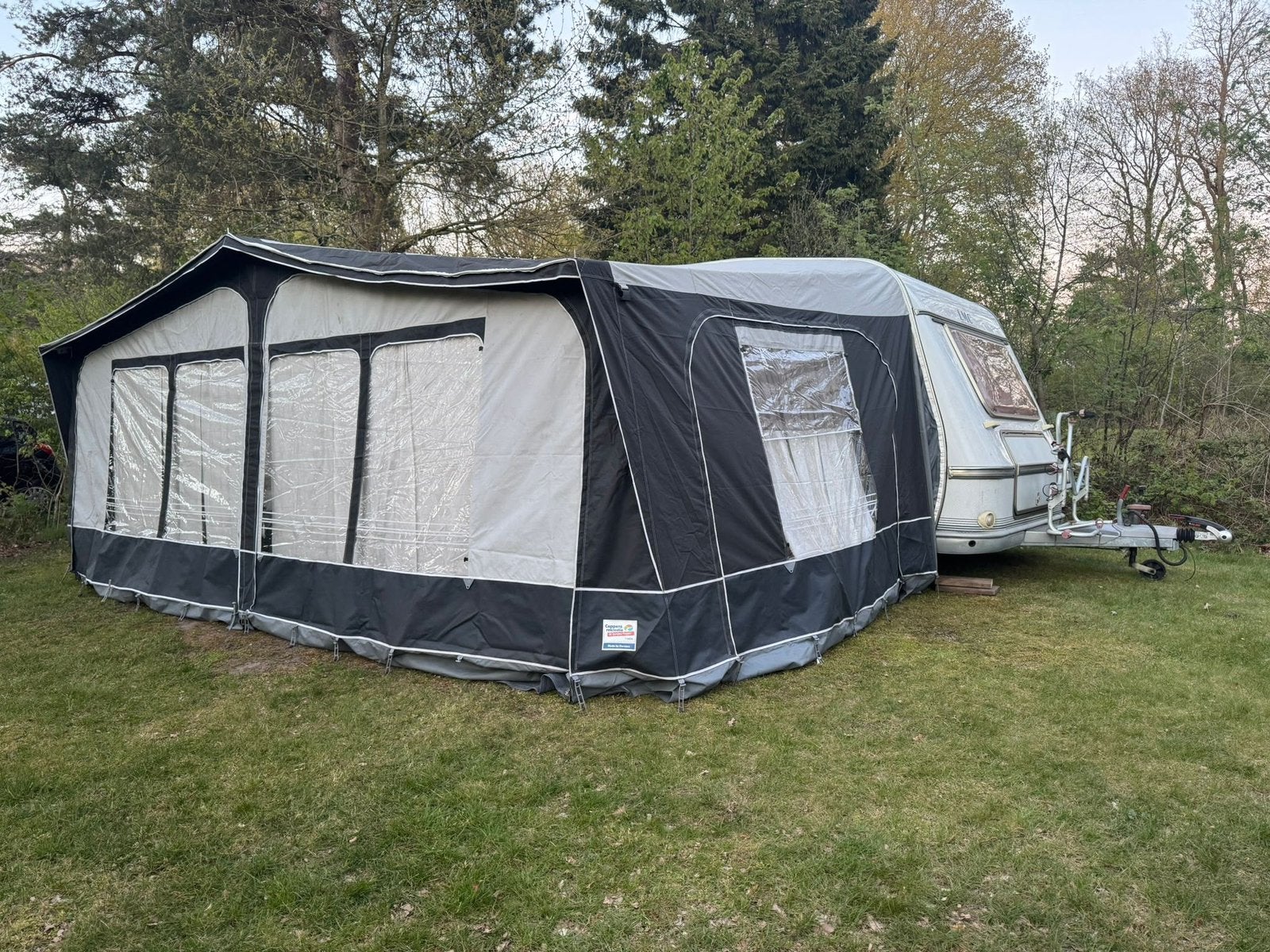 LMC Ambassador 560 in topstaat (2003), Caravans en Kamperen, Ringverwarming, Rondzit, Particulier, 5 tot 6 meter