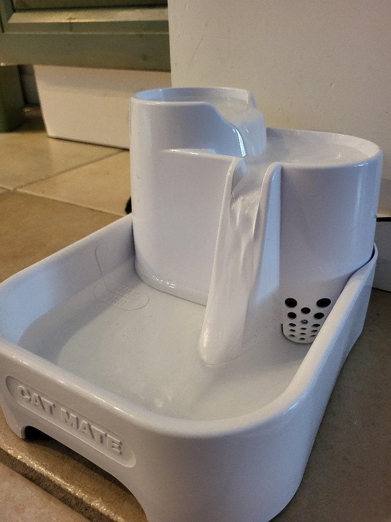 Drinkfontein voor katten - Cat Mate, Ophalen of Verzenden, Zo goed als nieuw