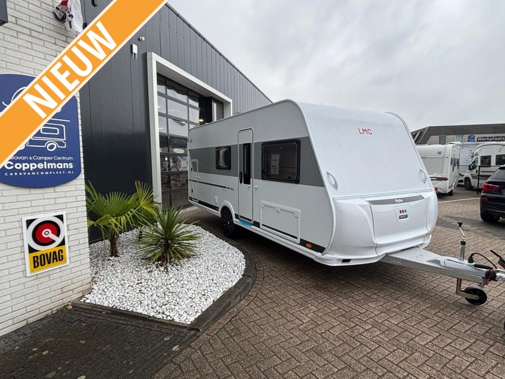 LMC Style 490 K model 2027, stapelbed, Caravans en Kamperen, Caravans, Dwarsbed, Schokbreker, Bedrijf, Treinzit