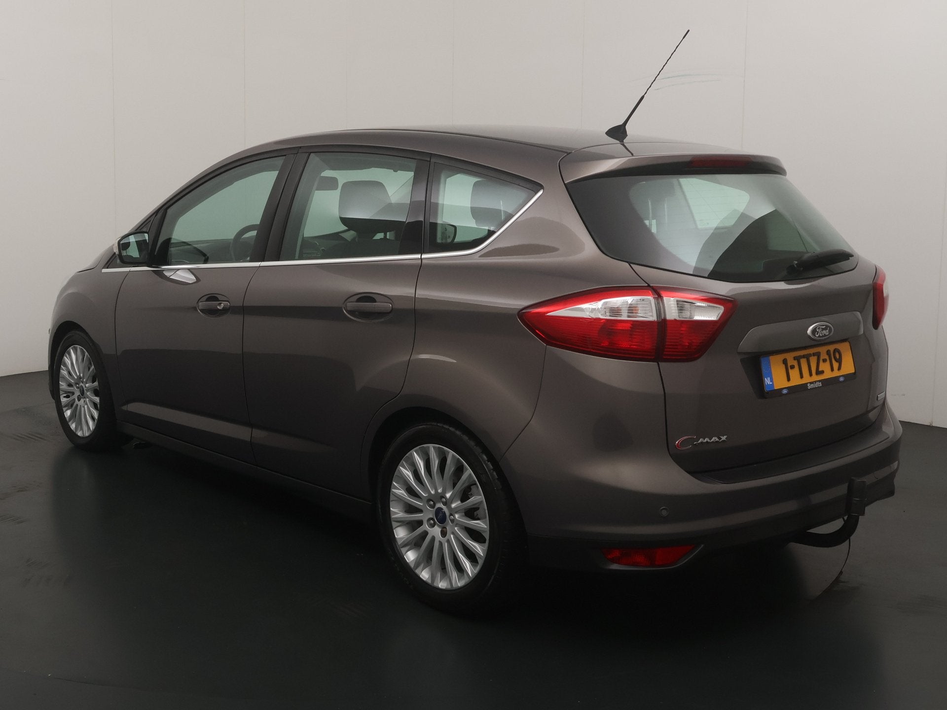 Ford C-MAX 125PK Edition Plus | Clima | Cruise | Trekhaak |, Auto's, Gebruikt, Zwart, Origineel Nederlands, Handgeschakeld