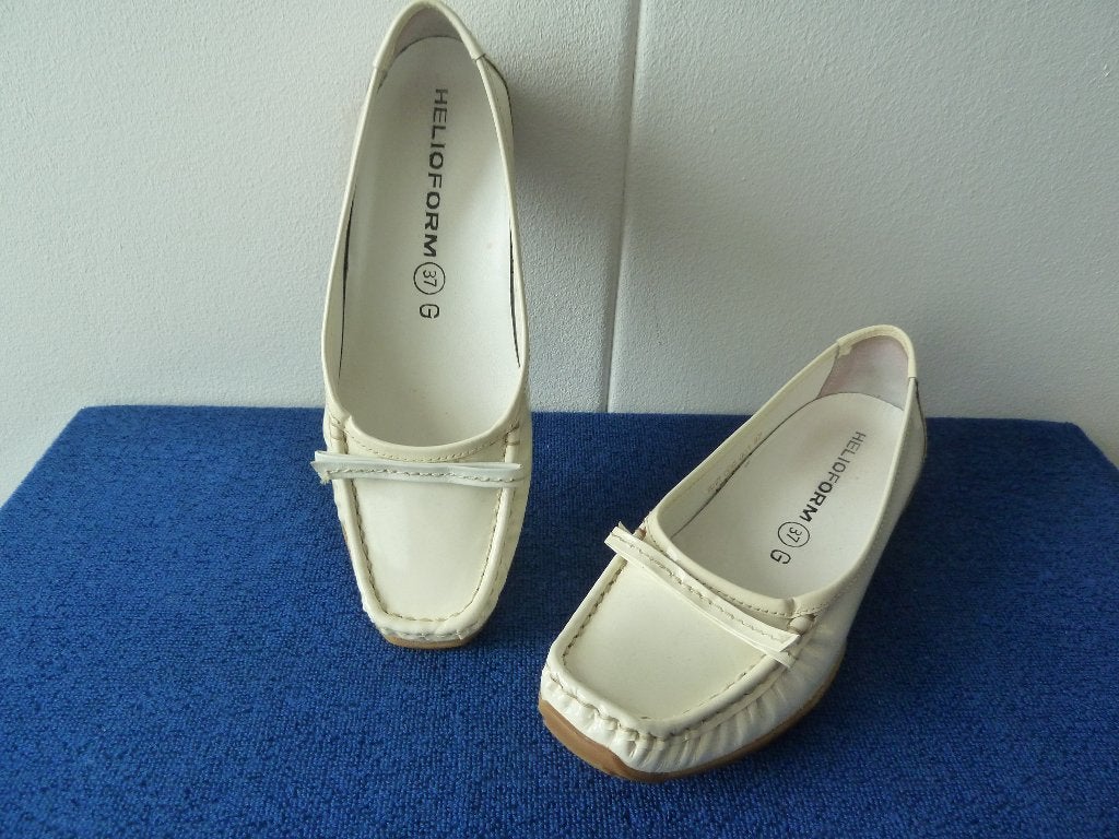 Helioform schoenen maat 37 G nog nieuw, Nieuw, Ophalen of Verzenden, Wit, Instappers