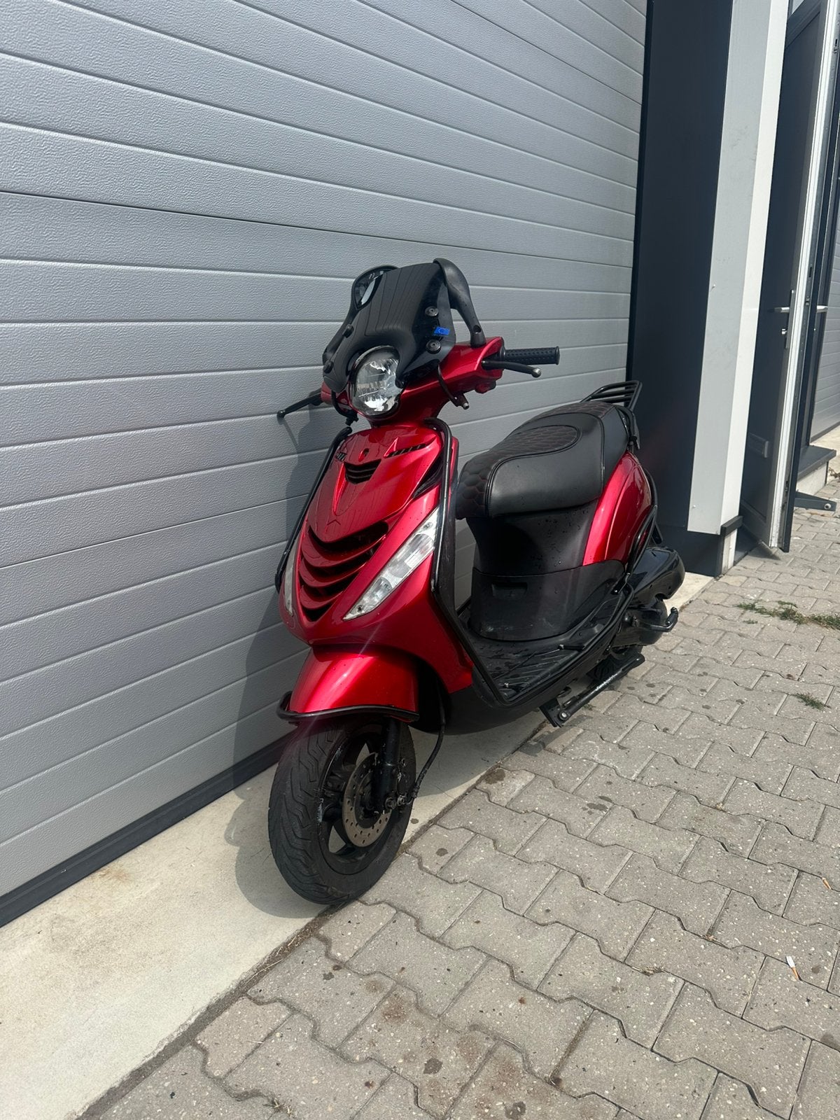 Piaggio zip 125cc 2T, gereviseerd., Fietsen en Brommers, Scooters | Piaggio, Zo goed als nieuw, Zip, Benzine, Ophalen