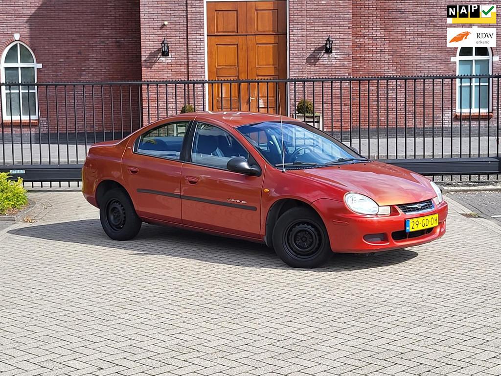Chrysler Neon 2.0i-16V SE / Automaat / Airco / Nap, Auto's, Chrysler, 450 kg, Gebruikt, 4 cilinders, 49 €/maand