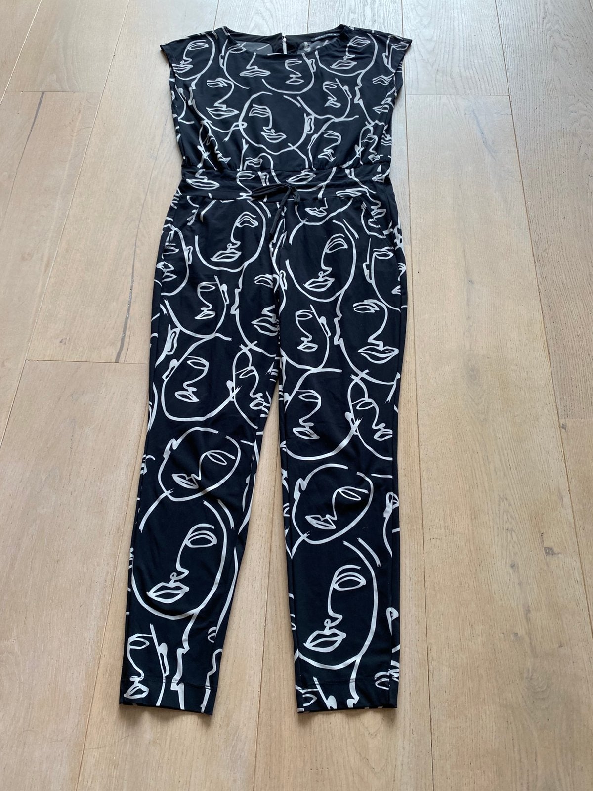 Expresso 38 jumpsuit nieuwstaat travel, Ophalen of Verzenden, Zo goed als nieuw, Maat 38/40 (M), Zwart