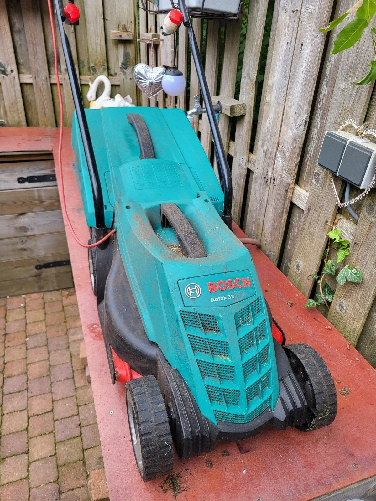 Bosch Rotak 32 elektrische grasmaaier, Tuin en Terras, Grasmaaiers, Ophalen, Cirkelmaaier, Gebruikt, Elektrische grasmaaier