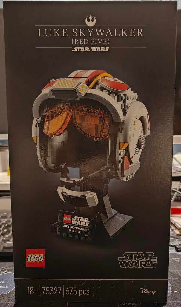 Lego 75327 | Luke Skywalker Red Five Star Wars Helmet NEW, Ophalen of Verzenden, Nieuw
