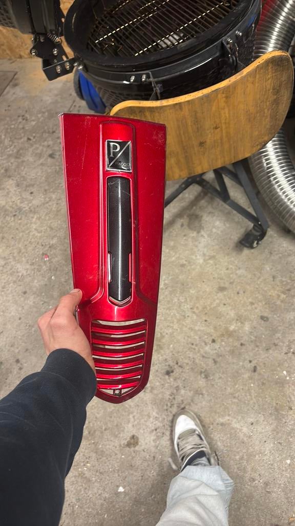 Vespa s grill/neus, Ophalen, Vespa