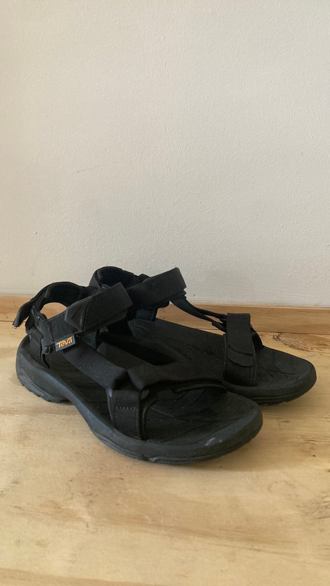 Teva slippers maat 42, Kleding | Heren, Schoenen, Sandalen, Zwart, Ophalen of Verzenden, Zo goed als nieuw