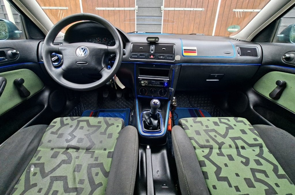 Volkswagen Golf 1.6 | Nette auto | Distributieriem vervangen, Auto's, Oldtimers, 13 km/l, Volkswagen, Bedrijf, Handgeschakeld