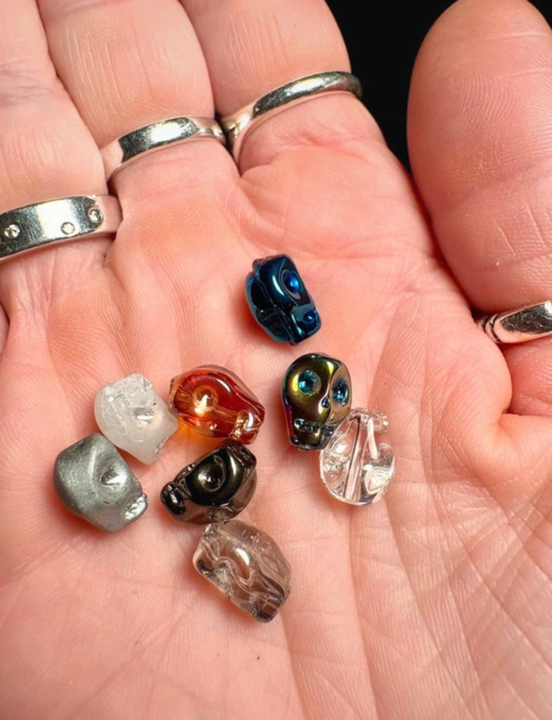 8 Glazen Skull Kralen Mixsetje - Kleurrijk & Nieuw, Ophalen of Verzenden, Nieuw, Kraal