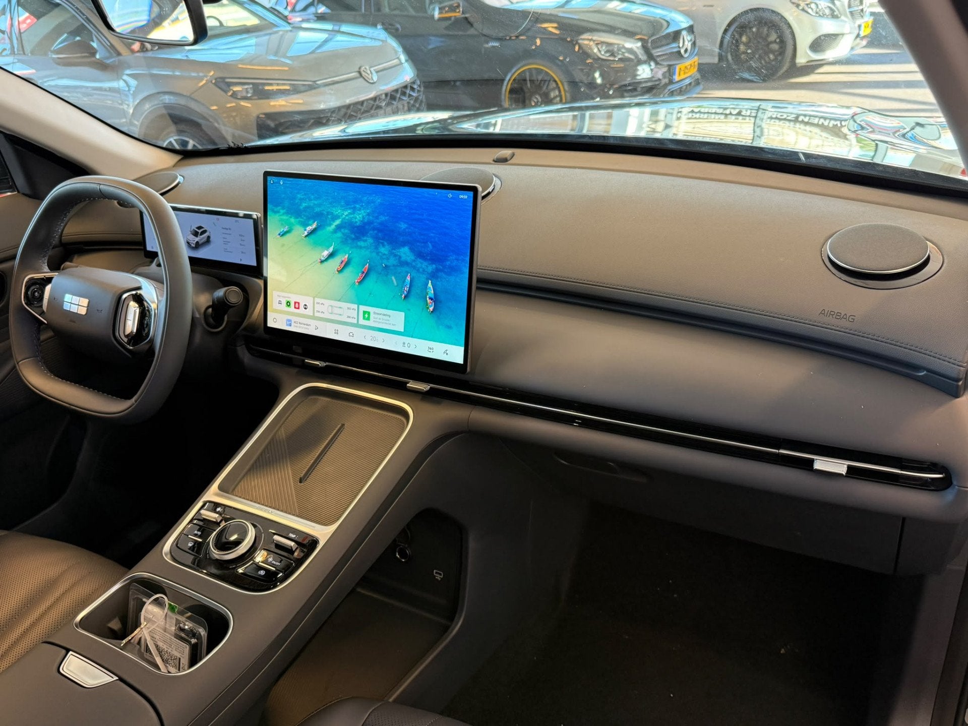 GEELY Starray EM-i 1.5 PRO GLOEDNIEUW | 360 Camera | Plug-in, Auto's, Stof, Zwart, 4 cilinders, 1790 kg