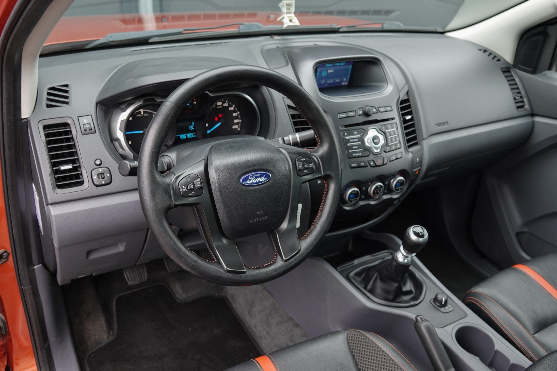 Ford Ranger 3.2Tdci 200Pk | Super Cab | Wildtrak | Achteruit, Auto's, Ford, 2103 kg, Euro 5, Gebruikt, Zwart