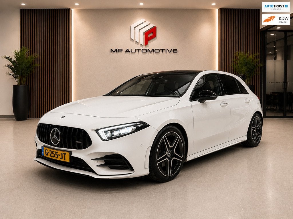 Mercedes-Benz A-klasse 200 AMG|PANO|Memory|360|Burmester|Sfe, Auto's, Mercedes-Benz, Gebruikt, 4 cilinders, 1600 kg, 685 kg
