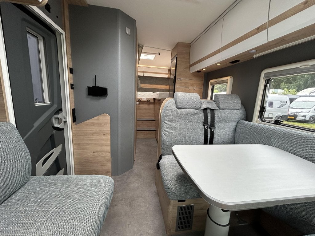 Dethleffs Just Camp T 6812 EB + Airco, Caravans en Kamperen, Campers, Tot en met 2, 6 tot 7 meter, Bedrijf, Dethleffs