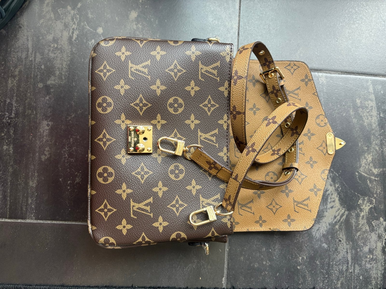 Louis Vuitton Pochette Metis Monogram schoudertas, Ophalen, Nieuw, Bruin, Schoudertasje