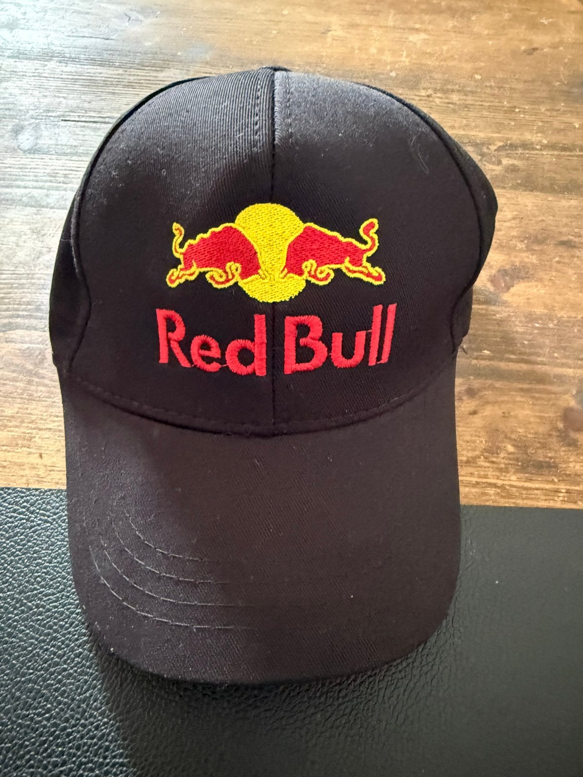 Red Bull pet cap, Ophalen of Verzenden, Zo goed als nieuw, Formule 1