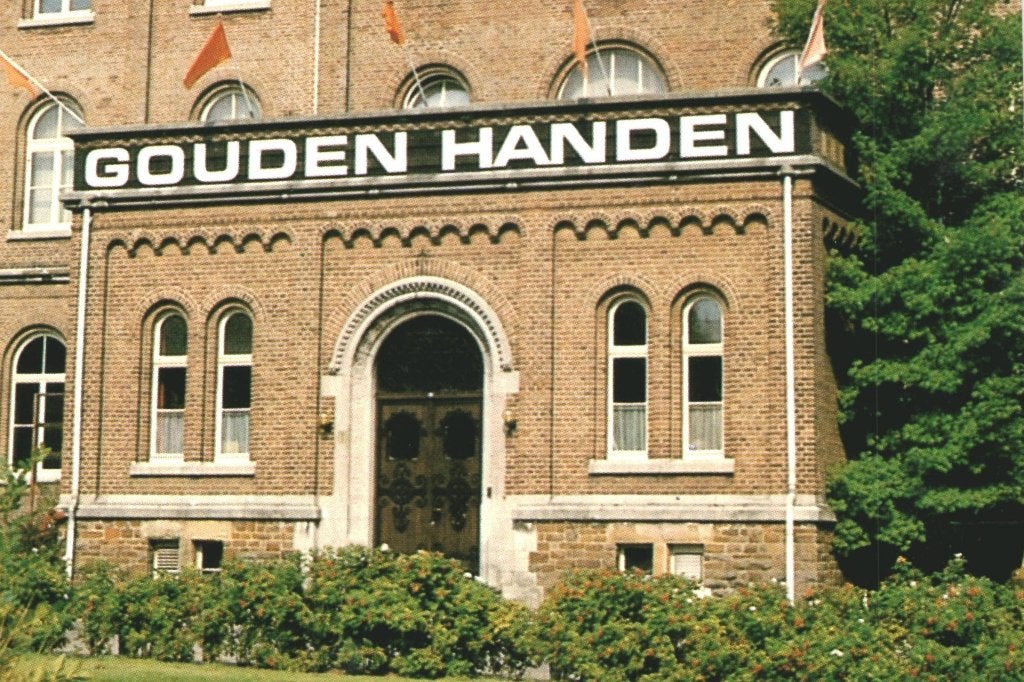 43478 s Heerenberg  Gouden Handen Leuke kaart Onbeschreven, Verzenden, 1980 tot heden, Ongelopen, Gelderland