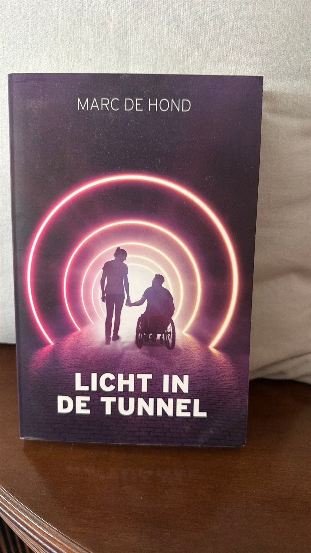 Marc de Hond - Licht in de tunnel, Boeken, Ophalen of Verzenden, Zo goed als nieuw, Marc de Hond