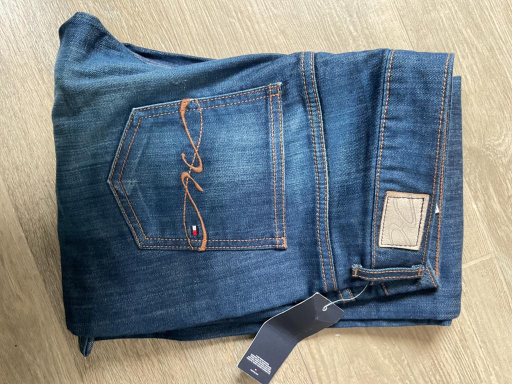 Nieuwe Tommy Hilfiger jeans - Maat 29/32, Ophalen of Verzenden, Nieuw, Blauw, Overige jeansmaten