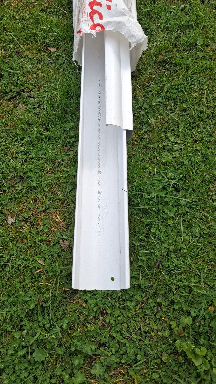 2x nieuwe Nicoll Ovation LG28 mastgoot L=4m, Wit dakgoot, Doe-het-zelf en Verbouw, Buizen en Afvoer, Ophalen, Nieuw, 6 meter of meer