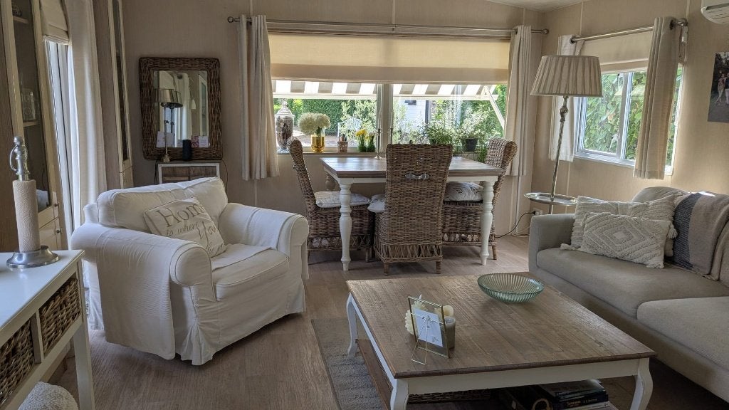 Luxe Stacaravan in Hoeven: park met het hele jaar toegang, Caravans en Kamperen, Tot en met 4