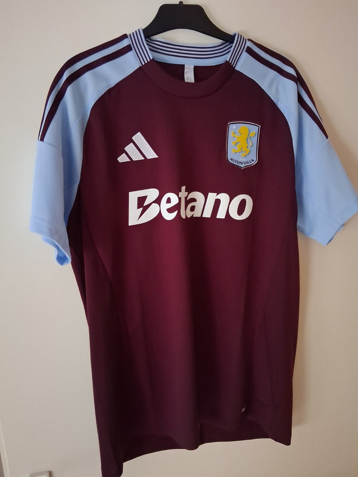 Voetbalshirts: Messi, Chelsea, Aston Villa prijs is per stuk, Maat L, Ophalen of Verzenden, Gebruikt, Shirt