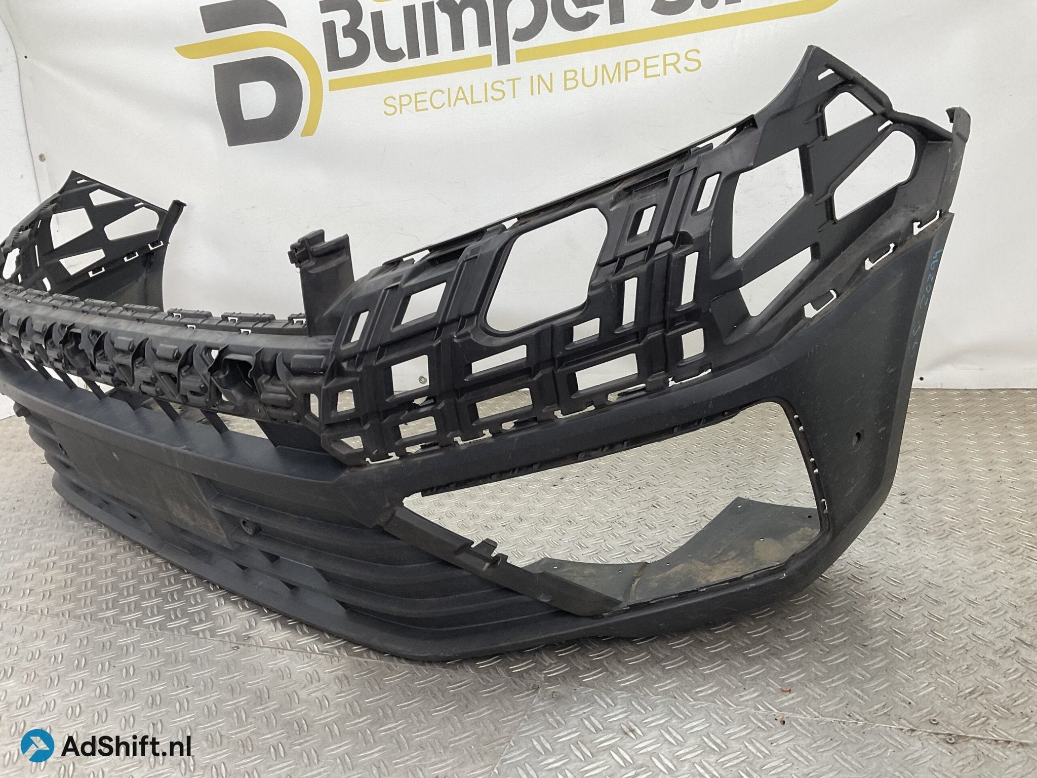 Bumper Volkswagen Crafter 7C0 17-22 7C0807221A Voorbumper G5, Bumper
