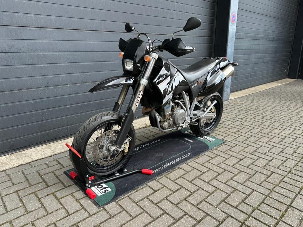 KTM 640 Supermoto LC4 met Akrapovic uitlaatsysteem, Sportuitlaat, KTM, Motorrijbewijs A, Noreply@ktm.nl