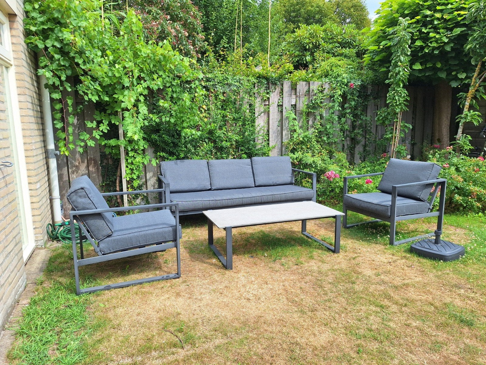 Loungeset VONGE 5-persoons zwart met tafel, Ophalen, 5 zitplaatsen, Gebruikt, Aluminium